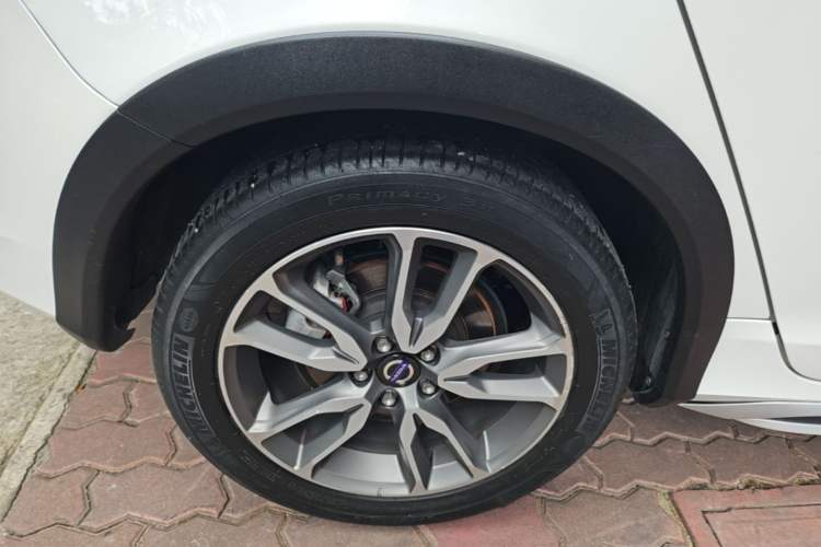 Used Volvo V60 2017 Cross Country T5 AWD China V Standard Right Rear Wheel Hub