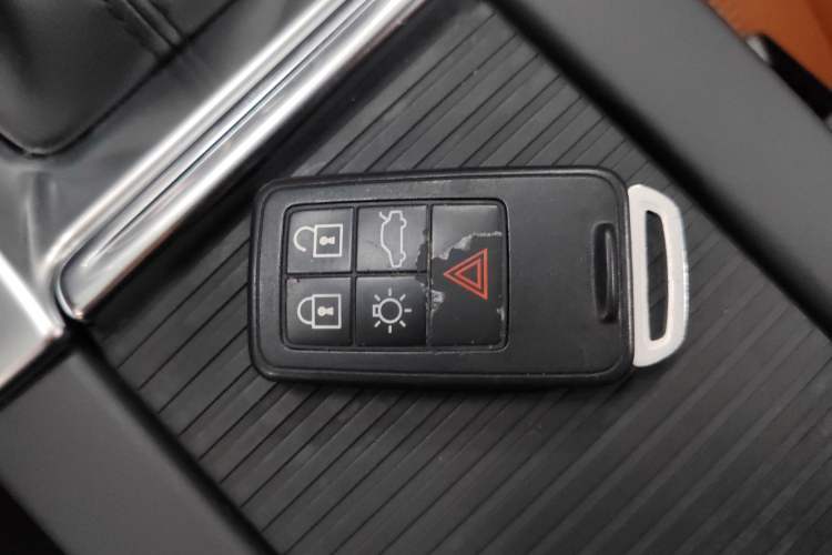 Used Volvo V60 2017 T5 Zhiyi Edition China V Standard Vehicle Key