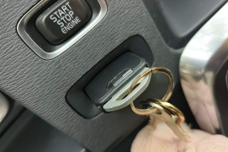 Used Volvo V60 2017 T5 Zhiyi Edition China V Standard Vehicle Key