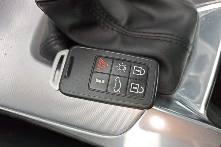 Used Volvo V60 2017 T5 Zhiya Edition China V Standard Vehicle Key