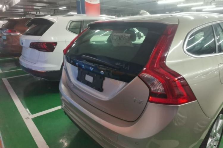 Used Volvo V60 2017 T5 Zhiyi Edition China V Standard Rear