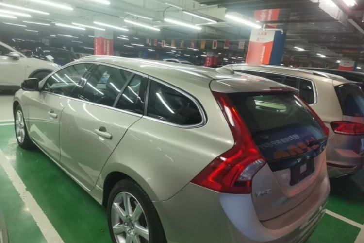 Used Volvo V60 2017 T5 Zhiyi Edition China V Standard Rear Left 45 Deg