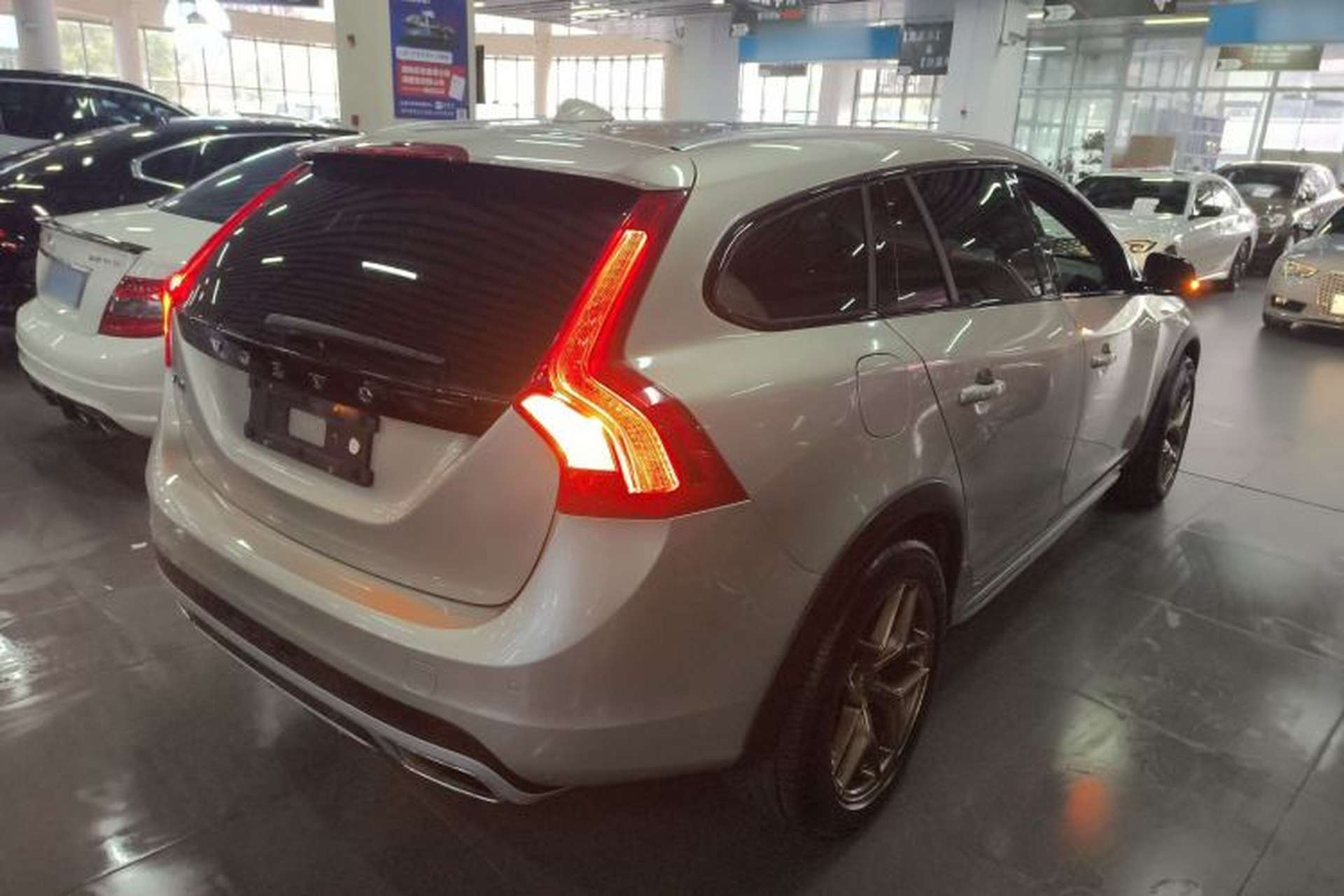 Used Volvo V60 2017 Cross Country T5 AWD China V Standard Rear Right 45 Deg