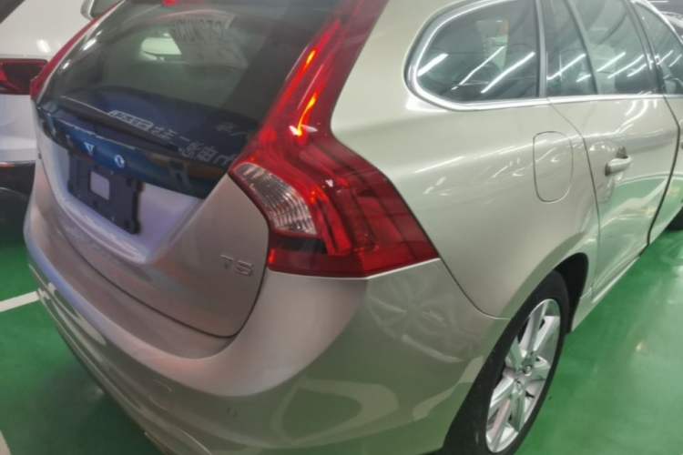 Used Volvo V60 2017 T5 Zhiyi Edition China V Standard Right Rear Taillight