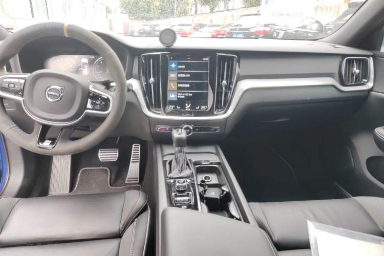 Used Volvo V60 2020 T5 Zhiyuan Sport Edition Center Console