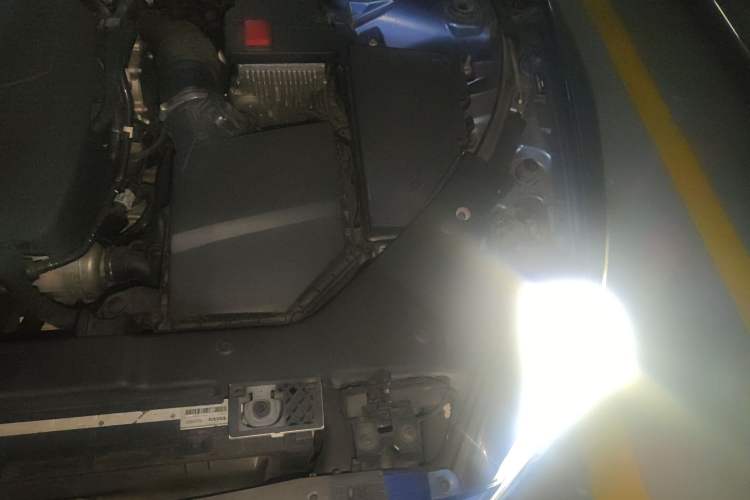 Used Volvo V60 2020 T5 Zhiya Sport Edition Engine Bay Left