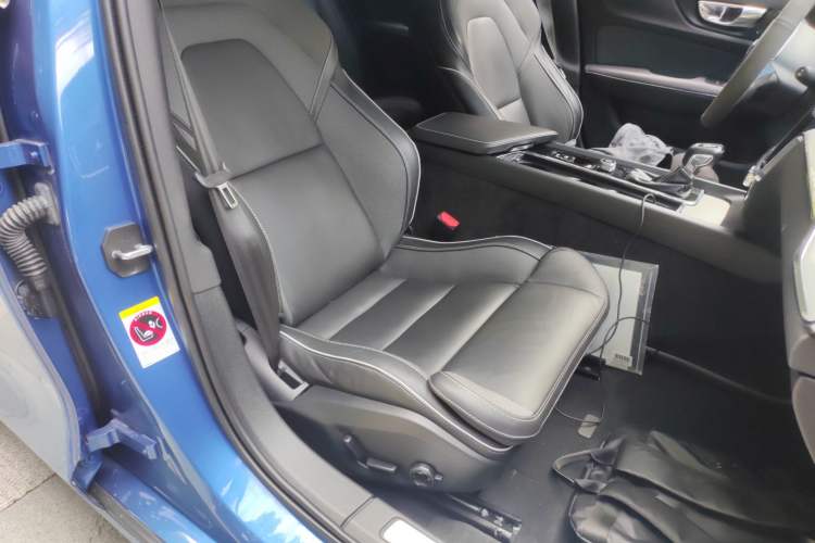 Used Volvo V60 2020 T5 Zhiyuan Sport Edition Right Front Seat
