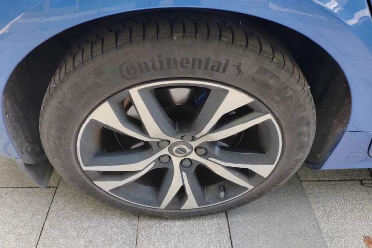 Used Volvo V60 2020 T5 Zhiyuan Sport Edition Right Rear Wheel Hub