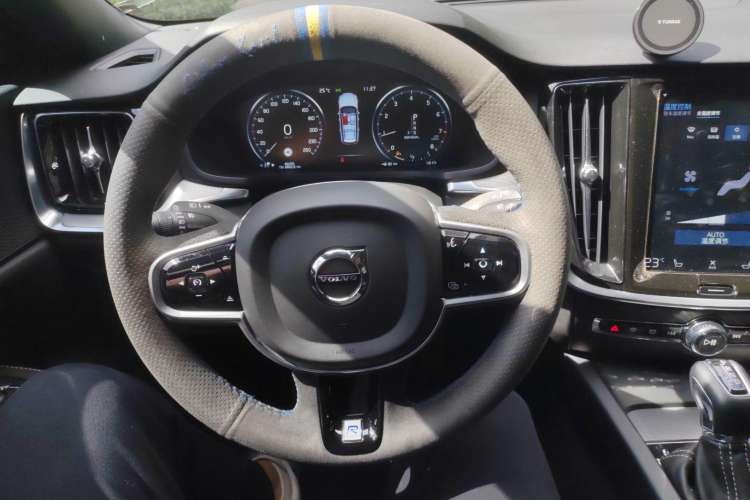 Used Volvo V60 2020 T5 Zhiyuan Sport Edition Steering Wheel