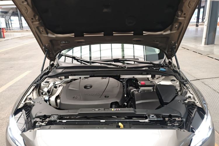 Used Volvo V60 2020 T4 Zhiyi Luxury Edition Engine Bay