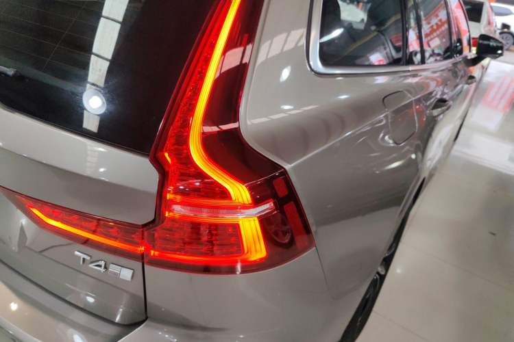 Used Volvo V60 2020 T4 Zhiyi Luxury Edition Exterior 6