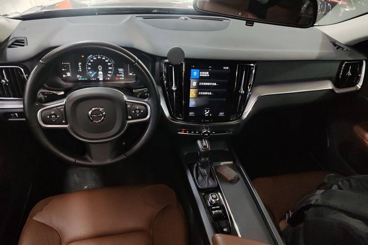 Used Volvo V60 2020 T4 Zhiyi Luxury Edition Interior 2