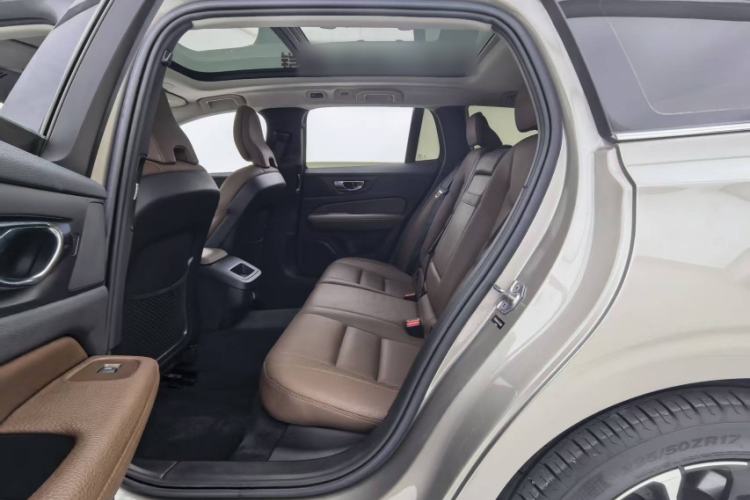 Used Volvo V60 2020 T4 Zhiyi Luxury Edition Interior 4