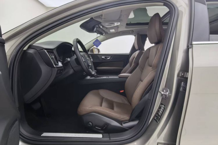 Used Volvo V60 2020 T4 Zhiyi Luxury Edition Interior 5