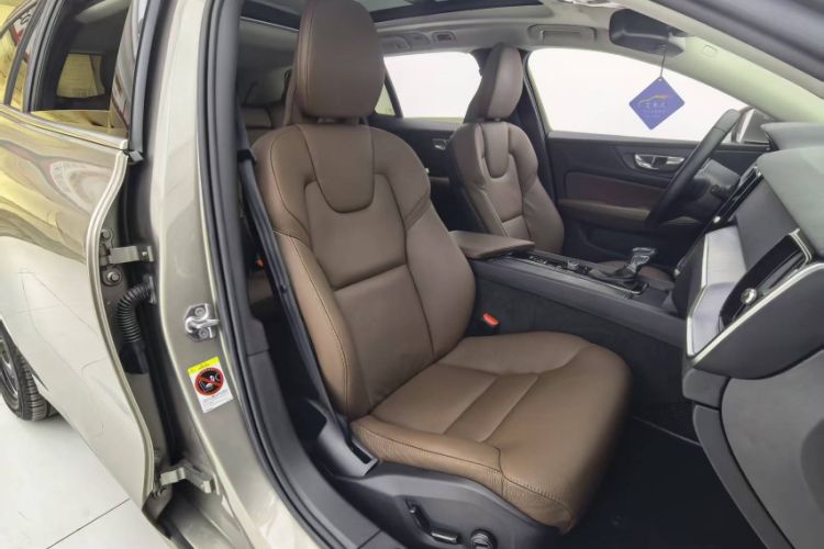 Used Volvo V60 2020 T4 Zhiyi Luxury Edition Interior 7