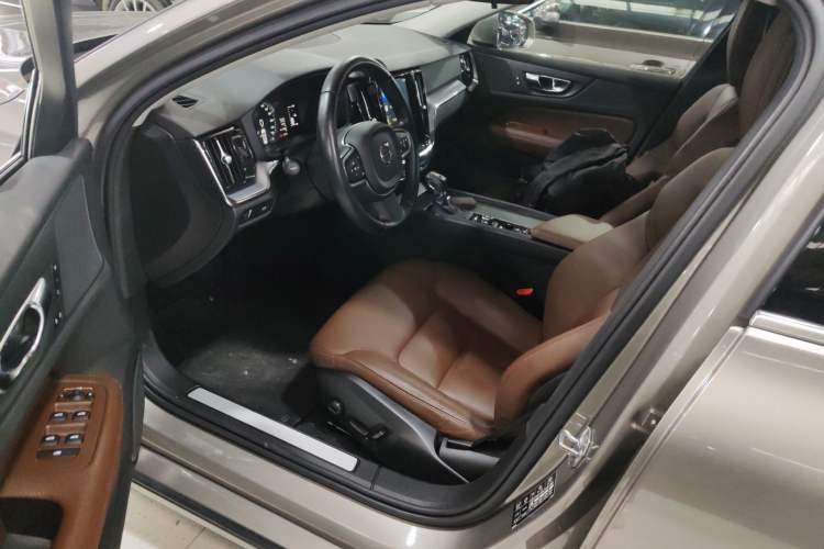 Used Volvo V60 2020 T4 Zhiyi Luxury Edition Left Front Seat