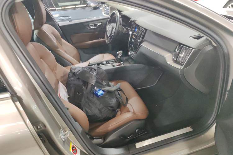 Used Volvo V60 2020 T4 Zhiyi Luxury Edition Right Front Seat