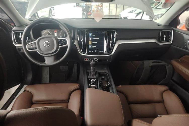 Used Volvo V60 2020 T5 Zhiyuan Luxury Edition Center Console