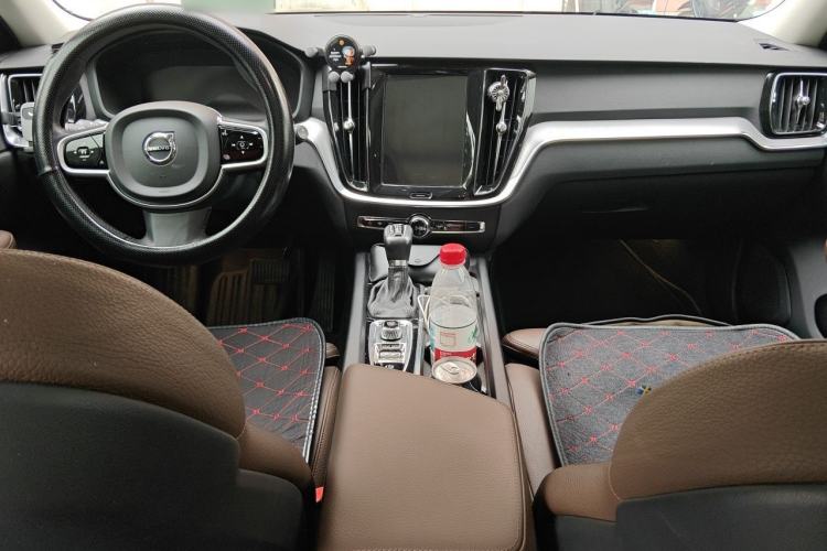 Used Volvo V60 2020 T5 Zhiyuan Luxury Edition Center Console