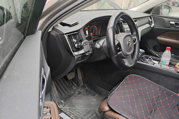 Used Volvo V60 2020 T5 Zhiyuan Luxury Edition Driver Seat