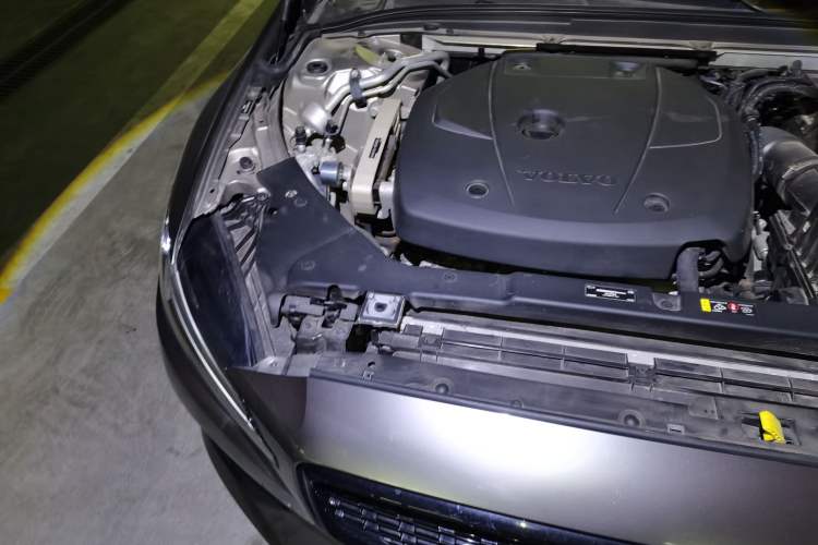 Used Volvo V60 2020 T5 Zhiyuan Luxury Edition Engine Bay Right