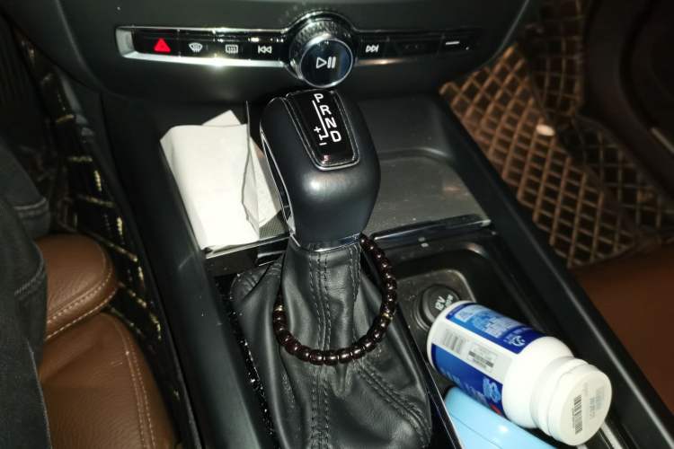 Used Volvo V60 2020 T5 Zhiyuan Luxury Edition Gear Lever