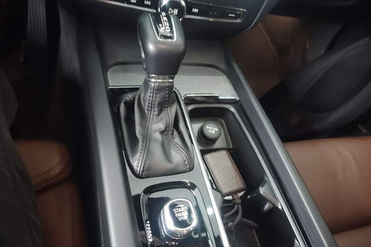 Used Volvo V60 2020 T5 Zhiyuan Luxury Edition Gear Lever