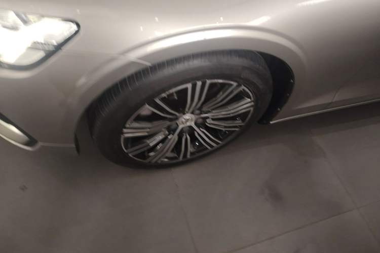 Used Volvo V60 2020 T5 Zhiyuan Luxury Edition Left Front Wheel Hub