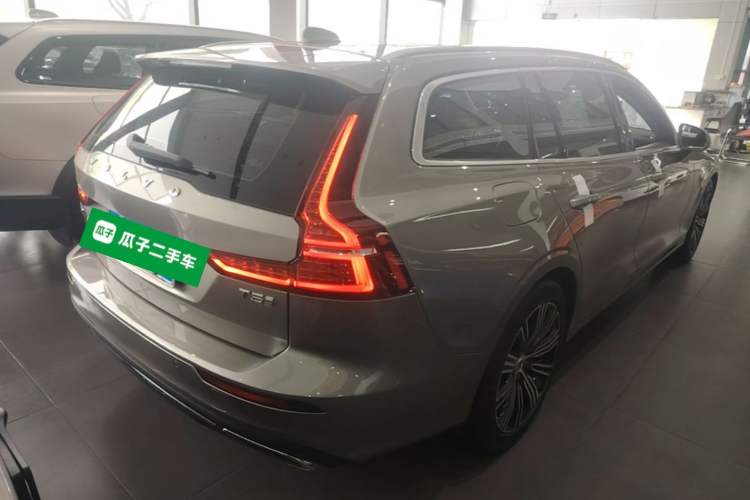 Used Volvo V60 2020 T5 Zhiyuan Luxury Edition Rear Right 45 Deg