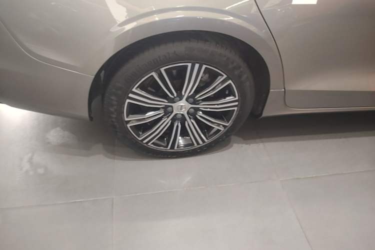 Used Volvo V60 2020 T5 Zhiyuan Luxury Edition Right Rear Wheel Hub