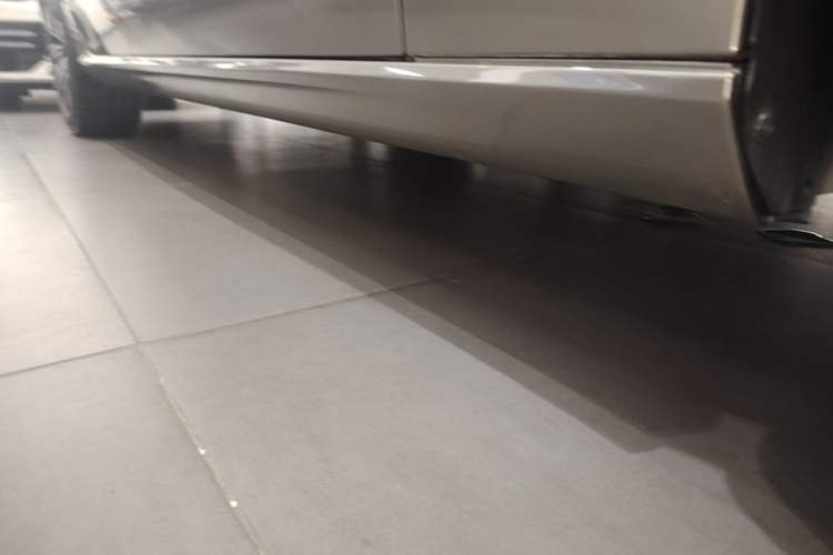 Used Volvo V60 2020 T5 Zhiyuan Luxury Edition Right Side Sill