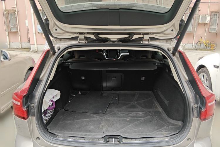 Used Volvo V60 2020 T5 Zhiyuan Luxury Edition Trunk