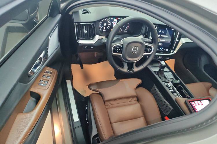 Used Volvo V60 2020 T5 Zhiyuan Luxury Edition Driver Seat