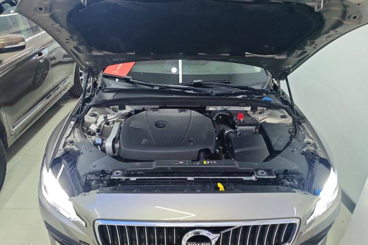 Used Volvo V60 2020 T5 Zhiyuan Luxury Edition Engine Bay