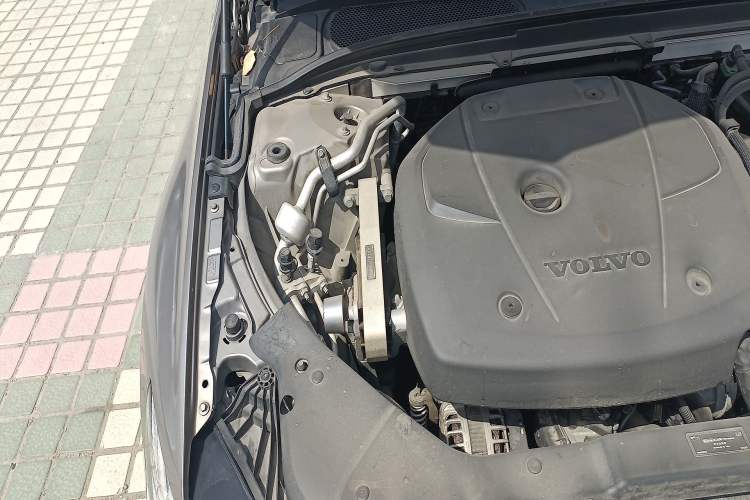 Used Volvo V60 2020 T5 Zhiyuan Luxury Edition Engine Bay Right