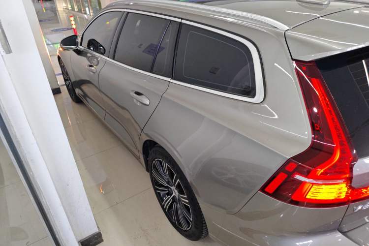 Used Volvo V60 2020 T5 Zhiyuan Luxury Edition Left Side