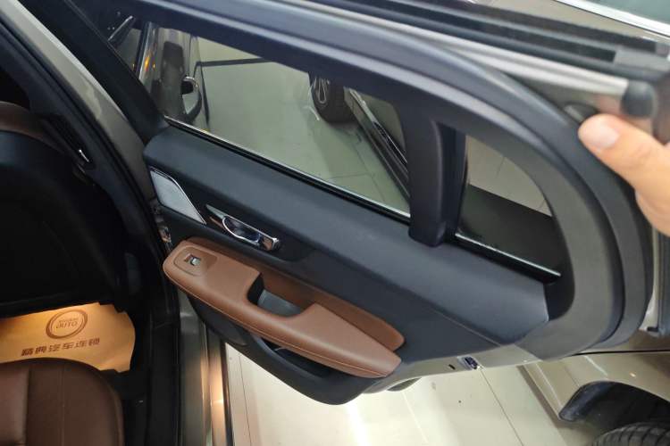 Used Volvo V60 2020 T5 Zhiyuan Luxury Edition Right Rear Door Interior