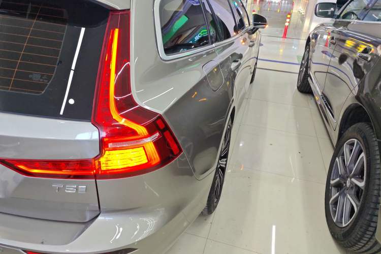 Used Volvo V60 2020 T5 Zhiyuan Luxury Edition Right Rear Taillight