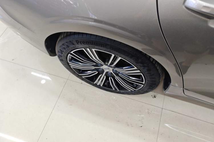 Used Volvo V60 2020 T5 Zhiyuan Luxury Edition Right Rear Wheel Hub