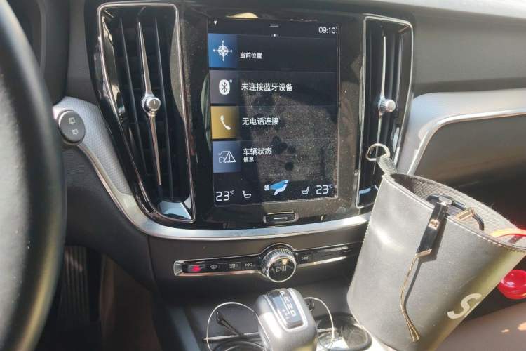 Used Volvo V60 2020 T5 Zhiyuan Luxury Edition Audio And AC Panel