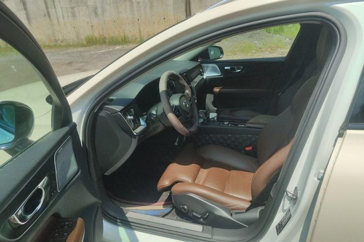 Used Volvo V60 2020 T5 Zhiyuan Luxury Edition Driver Seat