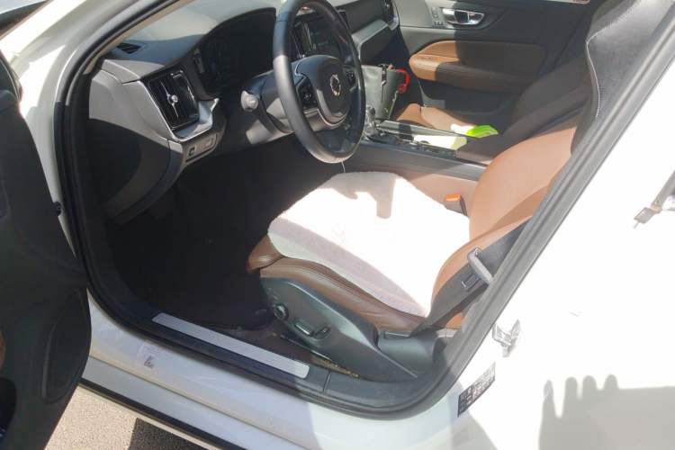 Used Volvo V60 2020 T5 Zhiyuan Luxury Edition Driver Seat