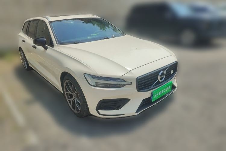 Used Volvo V60 2020 T5 Zhiyuan Luxury Edition Front Right 45 Deg