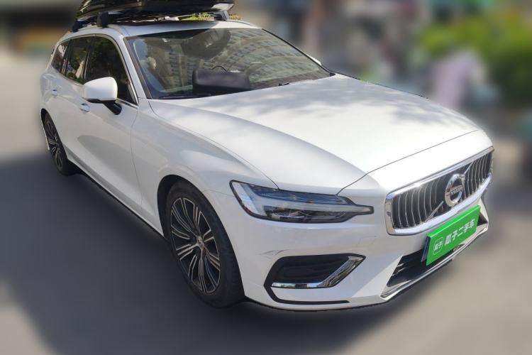 Used Volvo V60 2020 T5 Zhiyuan Luxury Edition Front Right 45 Deg