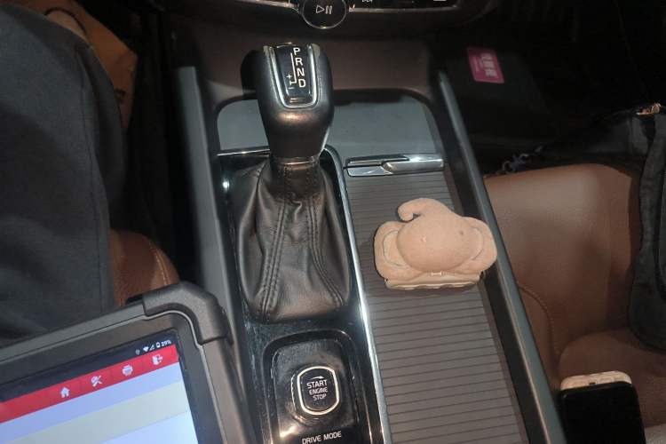 Used Volvo V60 2020 T4 Zhiyi Luxury Edition Gear Lever