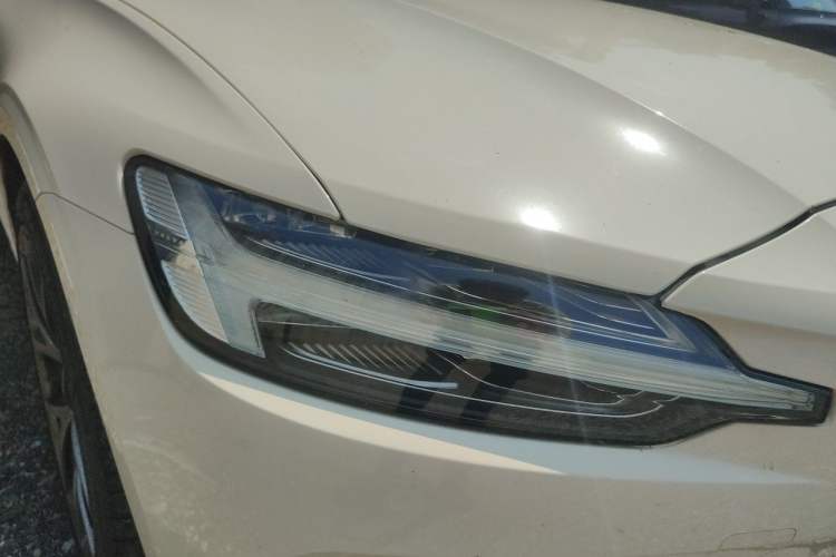 Used Volvo V60 2020 T5 Zhiyuan Luxury Edition Right Front Headlight