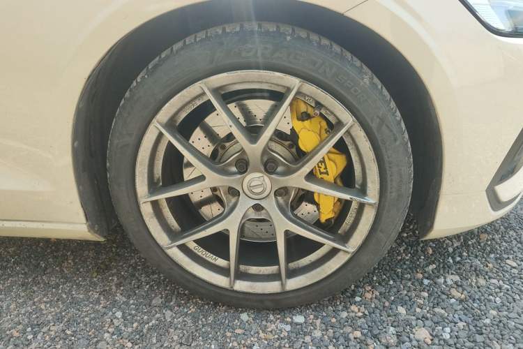 Used Volvo V60 2020 T5 Zhiyuan Luxury Edition Right Front Wheel Hub