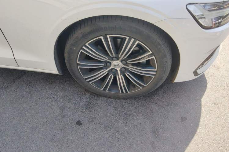 Used Volvo V60 2020 T5 Zhiyuan Luxury Edition Right Front Wheel Hub