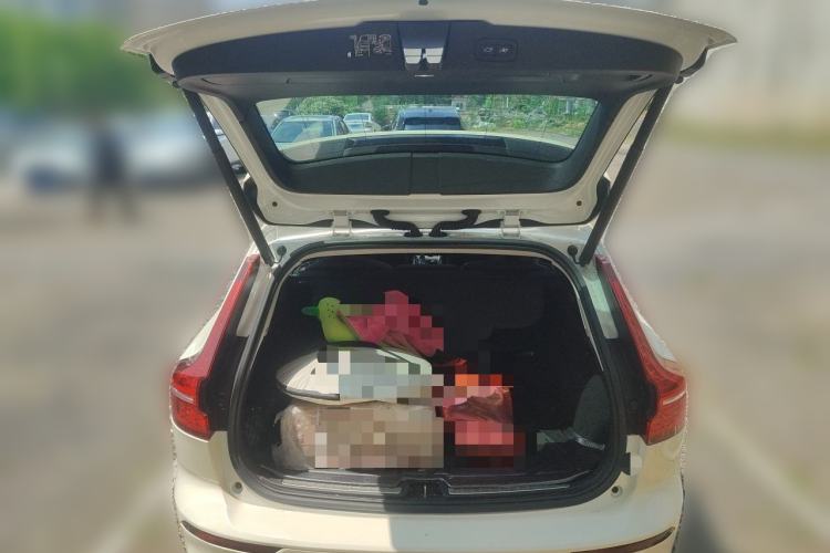 Used Volvo V60 2020 T5 Zhiyuan Luxury Edition Trunk