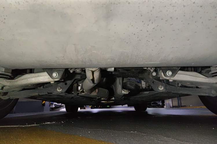 Used Volvo V60 2021 B5 Zhiyuan Sport Edition Chassis Rear